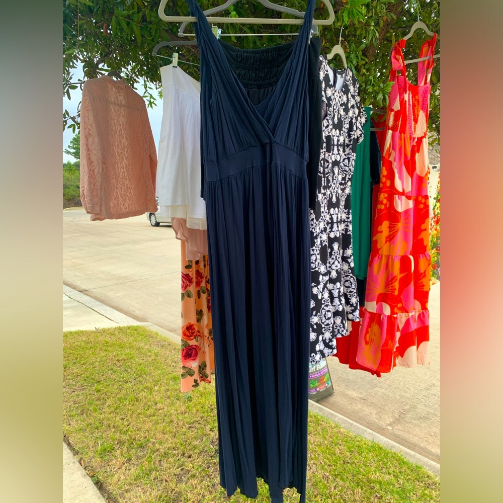 GAP Sleeveless Maxi Dress in NAVY